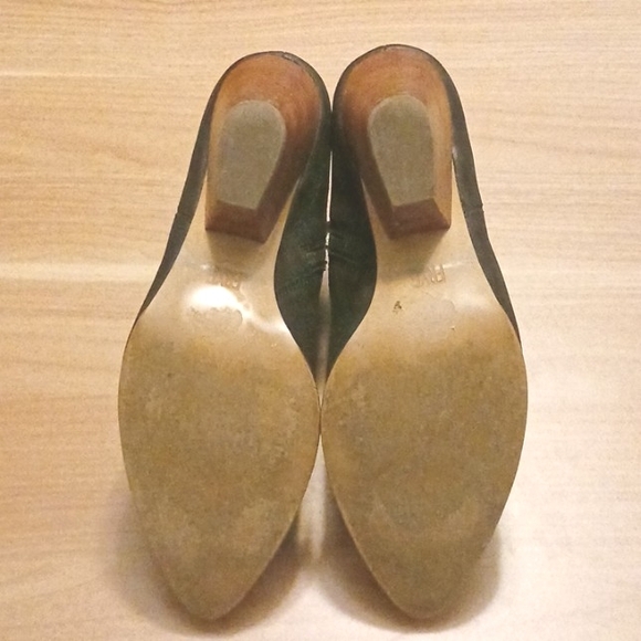 Frye "Reina" Black Nubuck Leather Ankle Boots in Size 9.5M - Picture 10 of 11